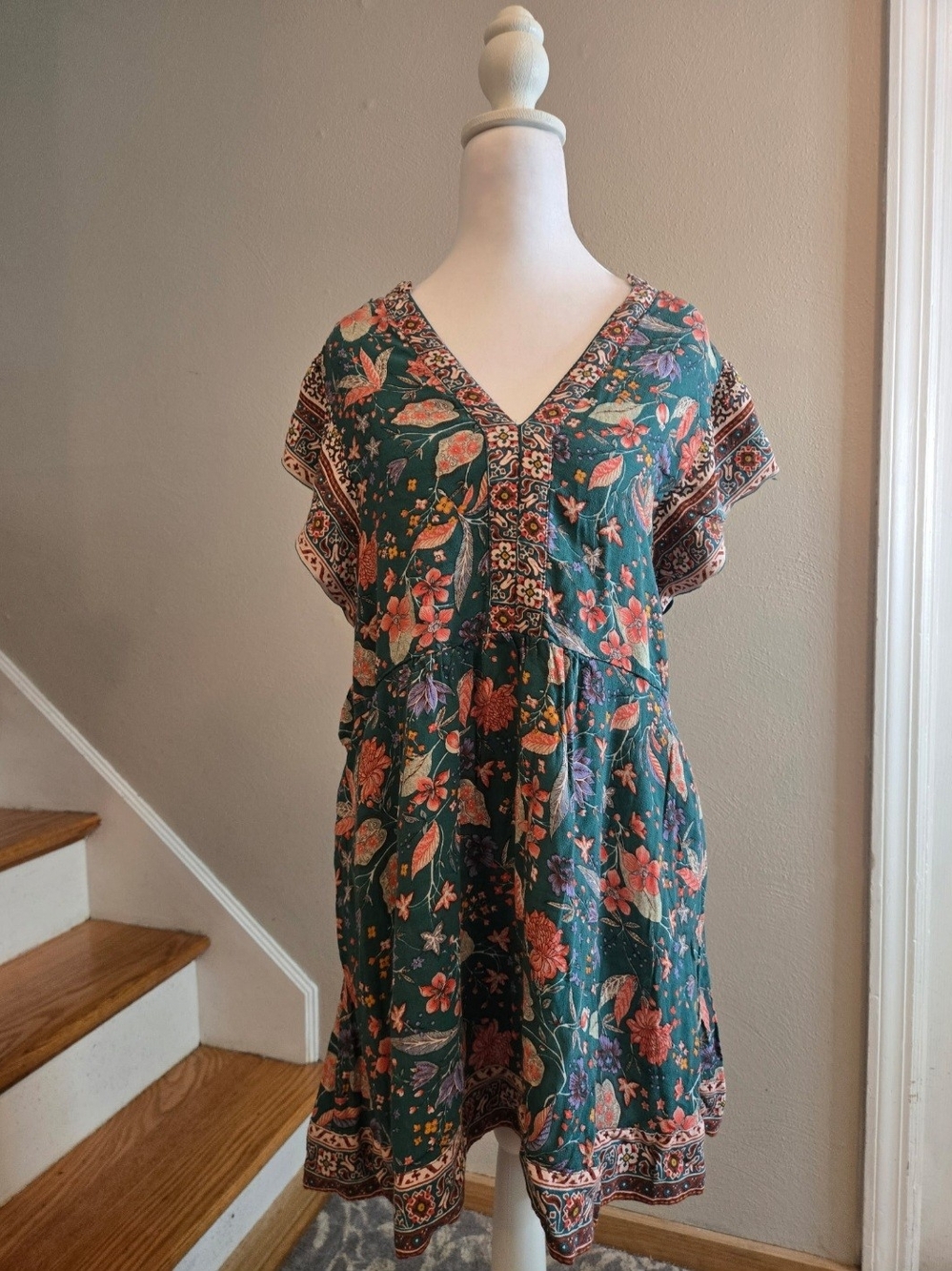 Anthropologie Green Floral V-Neck Short Sleeve Mini Dress Womens Size Medium